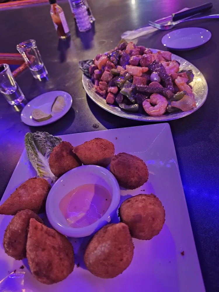 Coxinhas and Picadinha Mixto
